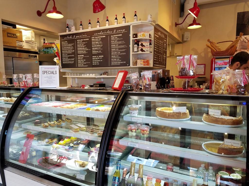 Lynoras | restaurant | 207 Clematis St, West Palm Beach, FL 33401, USA | 5618993117 OR +1 561-899-3117