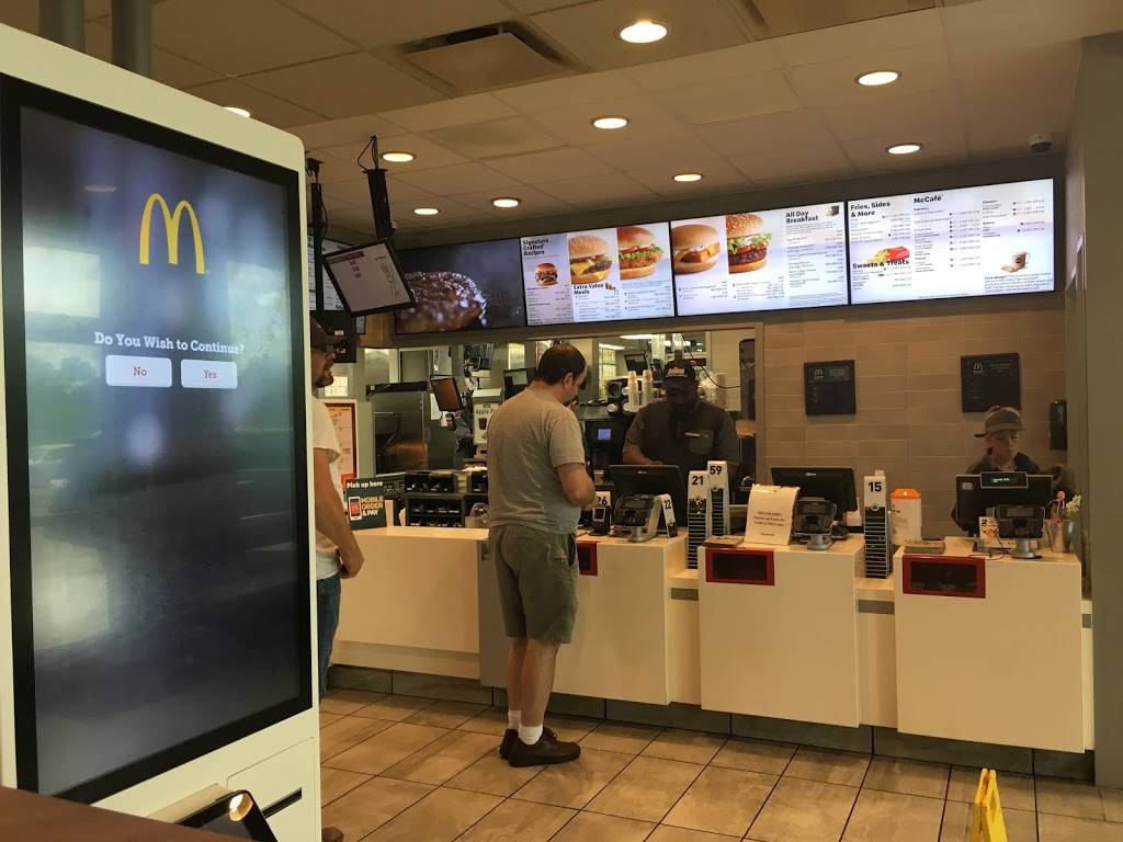 McDonalds | cafe | 906 S Market St, Hearne, TX 77859, USA | 9792796111 OR +1 979-279-6111