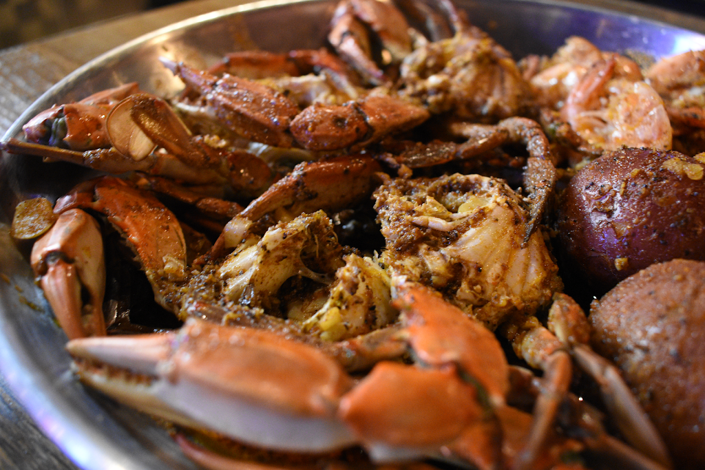 J&C Crab - Juicy Seafood | restaurant | 9321 6 Mile Cypress Pkwy #100, Fort Myers, FL 33966, USA | 2396907088 OR +1 239-690-7088