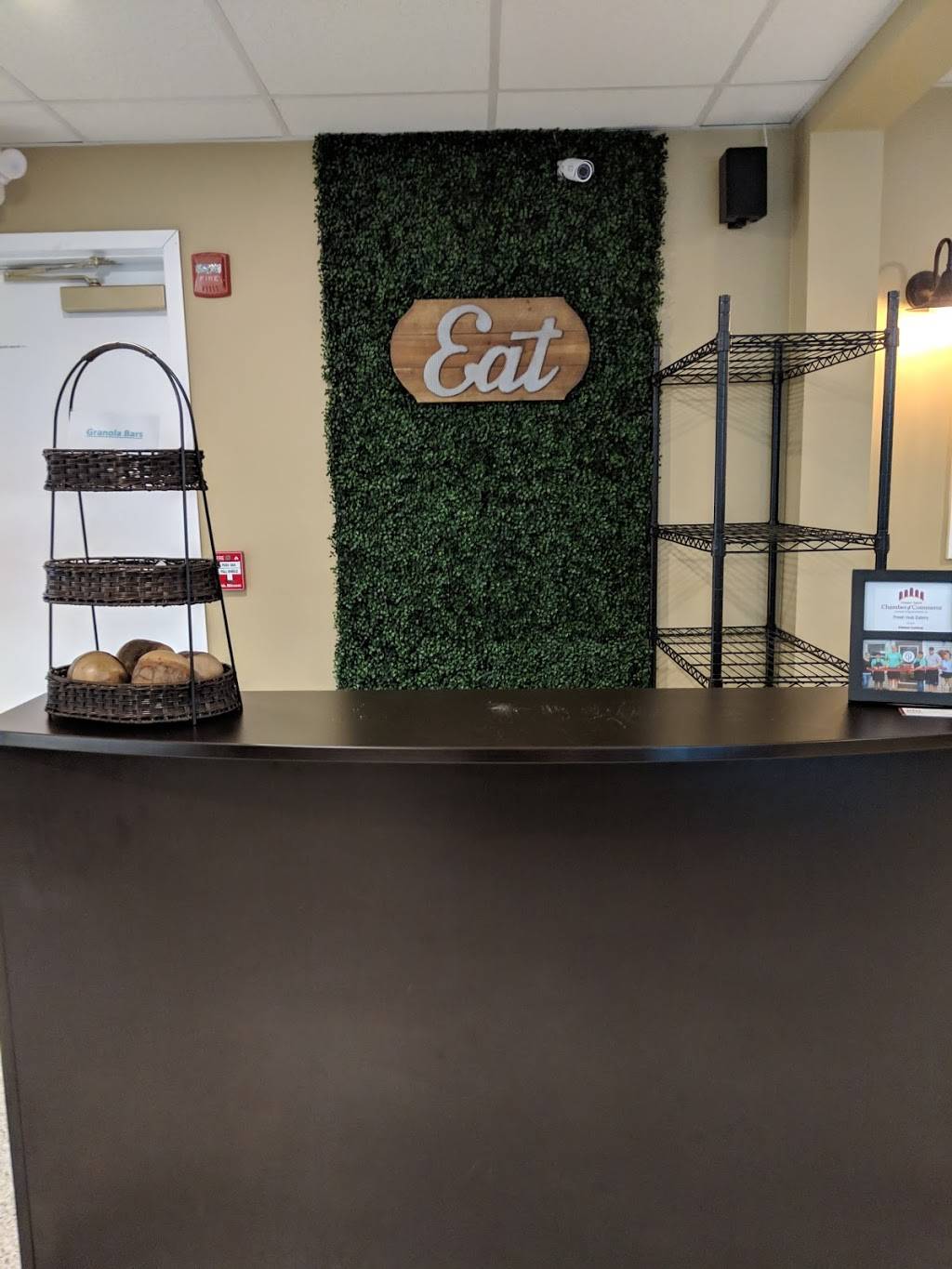 Fresh Hub Eatery | restaurant | 23 Stiles Rd, Salem, NH 03079, USA | 6034585775 OR +1 603-458-5775