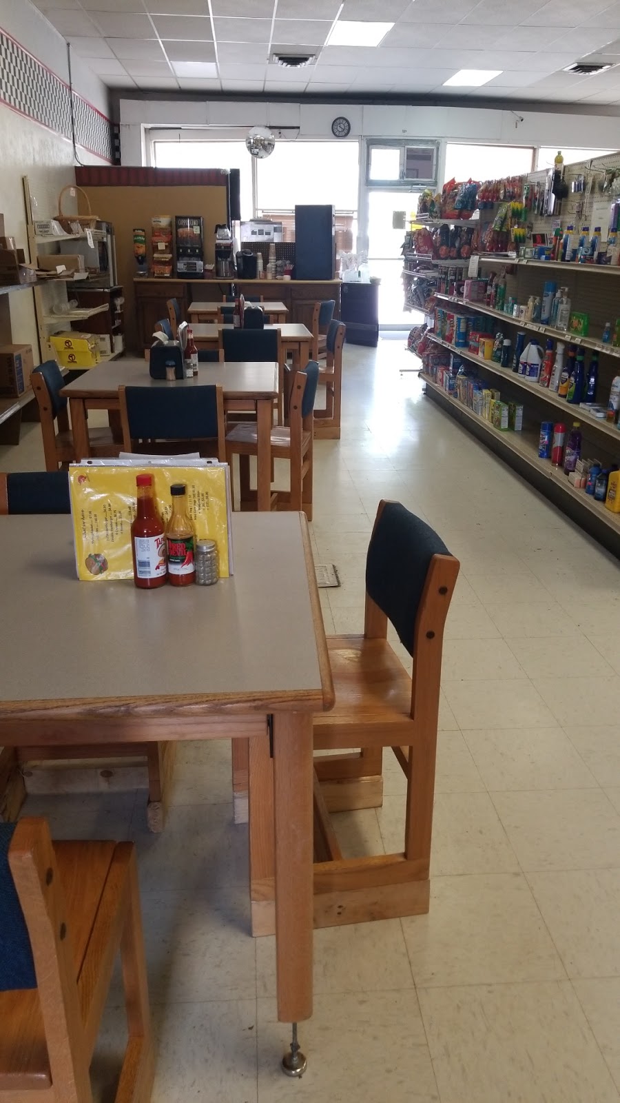 Brewster Grocery | restaurant | 325 Kansas Ave, Brewster, KS 67732, USA | 7856942824 OR +1 785-694-2824