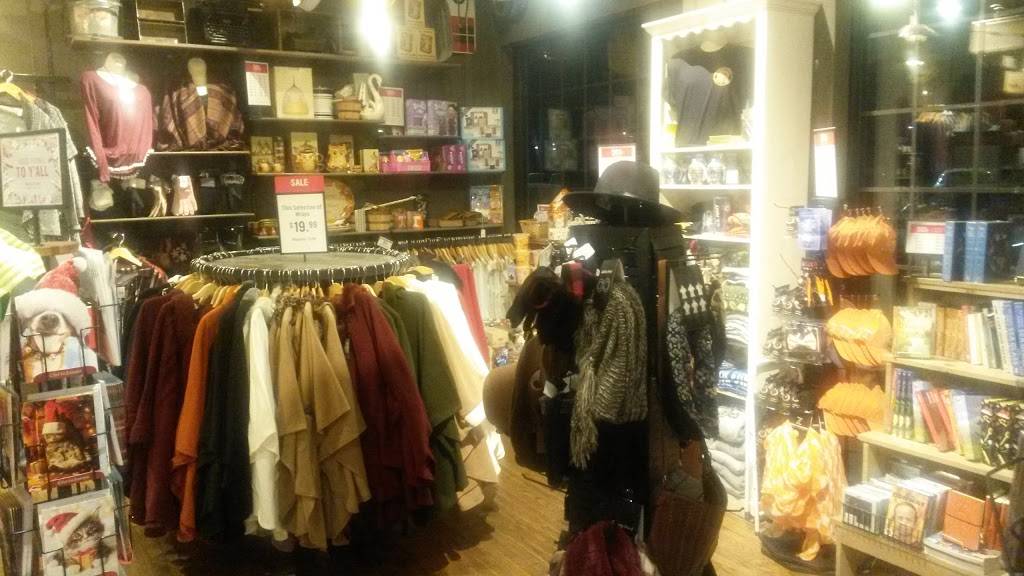 Cracker Barrel Old Country Store | restaurant | 2920 S Mall Rd, Knoxville, TN 37917, USA | 8659714421 OR +1 865-971-4421