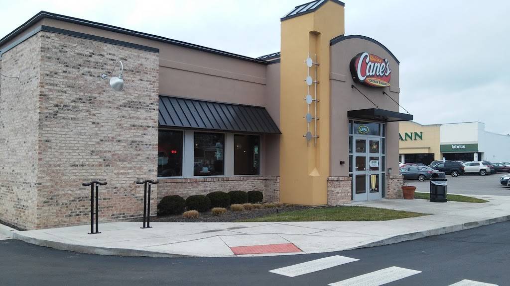 Raising Canes Chicken Fingers | meal takeaway | 21 Old Village Rd, Columbus, OH 43228, USA | 6144652310 OR +1 614-465-2310