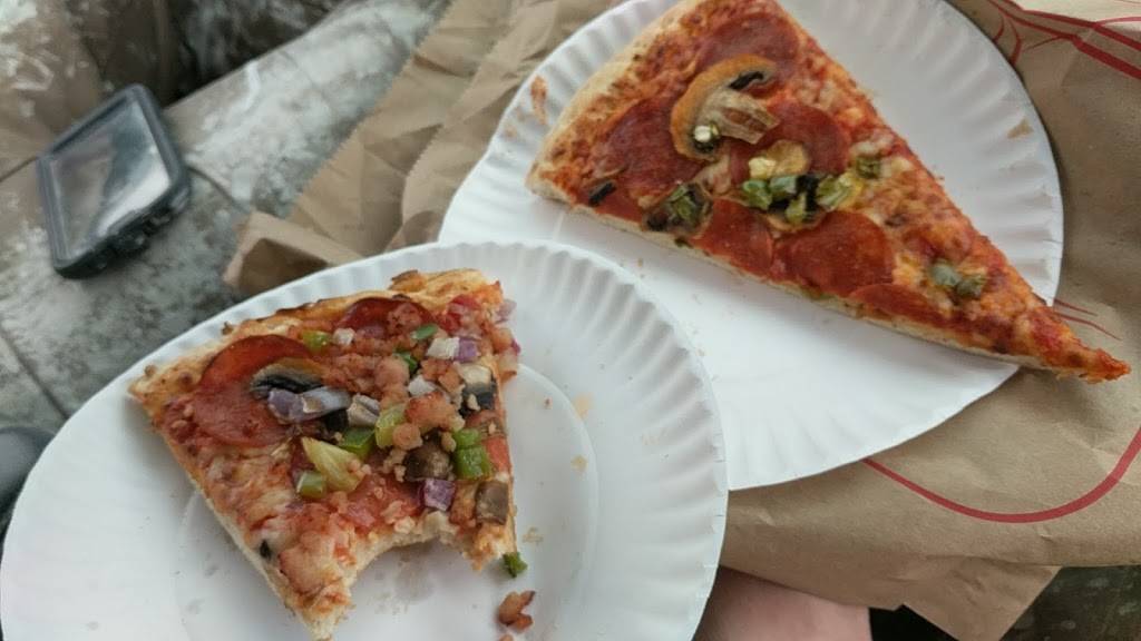 Ravis Pizza & Donair | restaurant | 36 El Alamein Rd W, Borden, ON L0M 1C0, Canada | 7055167777 OR +1 705-516-7777