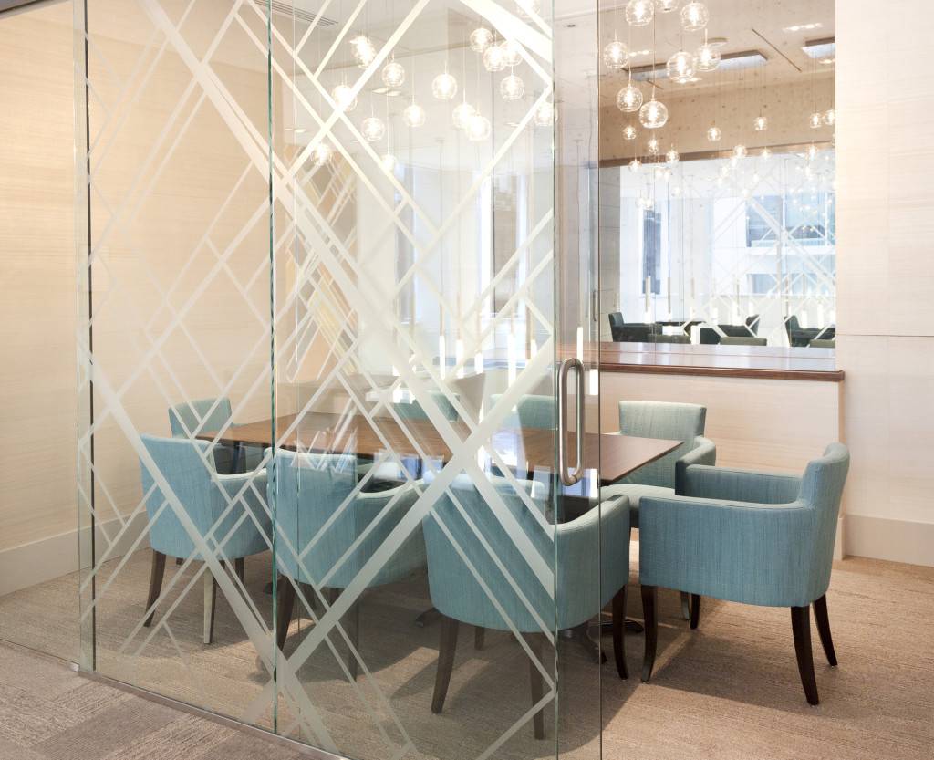 Chops Restaurant and Bar | restaurant | 1701 John F Kennedy Blvd, Philadelphia, PA 19103, USA | 2155677111 OR +1 215-567-7111