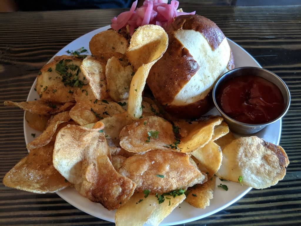 Tanner Hall Public House | restaurant | 1000 Tanner Ford Blvd #310, Hanahan, SC 29410, USA | 8549991244 OR +1 854-999-1244