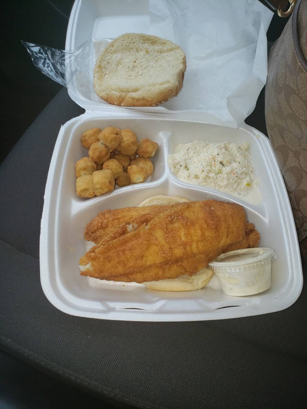 York Crossing Restaurant | restaurant | 2301 Westinghouse Blvd # 8, Charlotte, NC 28273, USA | 7045885444 OR +1 704-588-5444