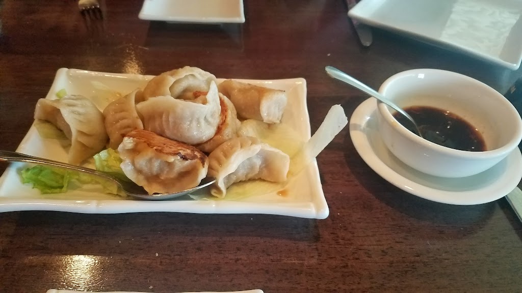 Fortune Palace | restaurant | 12102 W 87th St Pkwy, Lenexa, KS 66215, USA | 9138881188 OR +1 913-888-1188