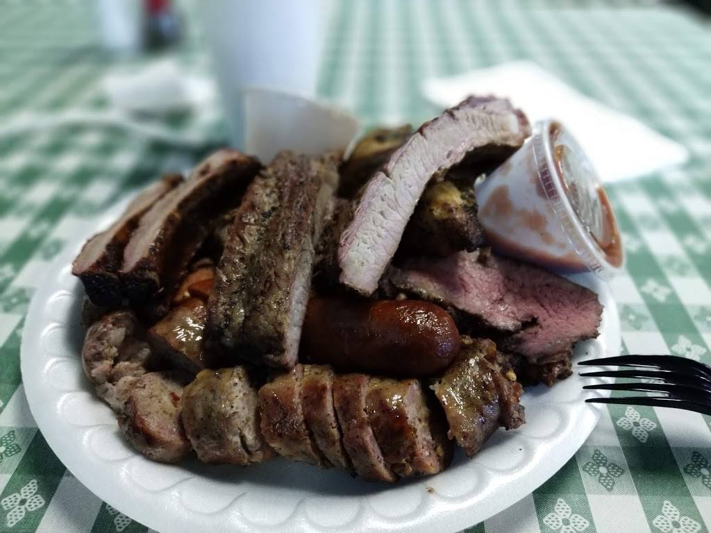 Freds Barbecue Factory | restaurant | 4215 Rosedale Hwy, Bakersfield, CA 93308, USA | 6613258800 OR +1 661-325-8800