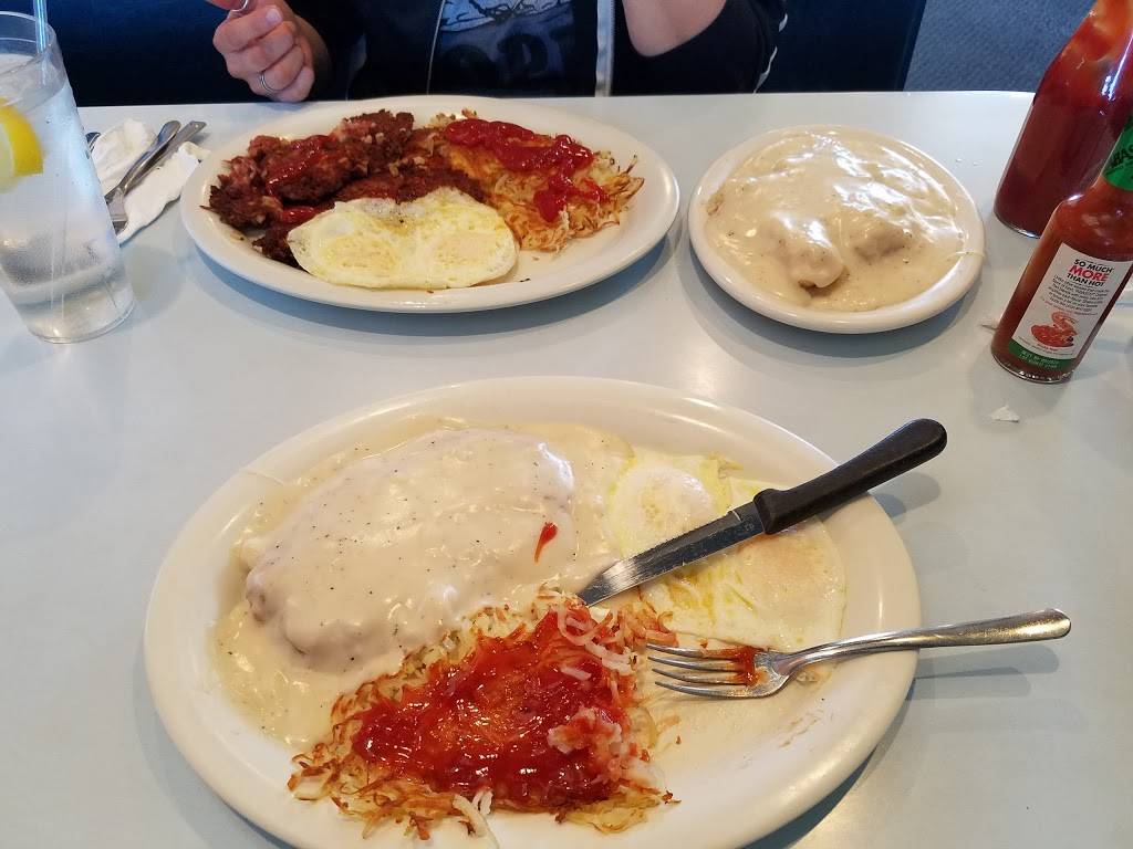 The Village Grille | restaurant | 44303 Sierra Hwy, Lancaster, CA 93534, USA | 6619427760 OR +1 661-942-7760