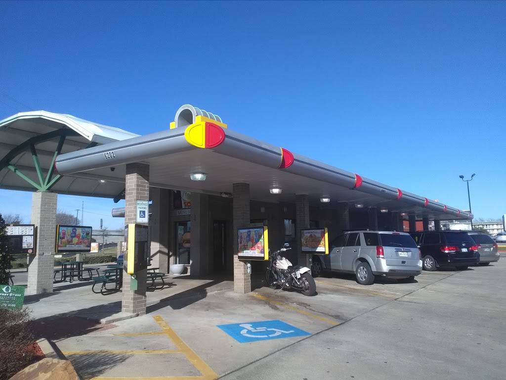 Sonic Drive-In | restaurant | 6202 Broadway Blvd, Garland, TX 75043, USA | 9722032993 OR +1 972-203-2993