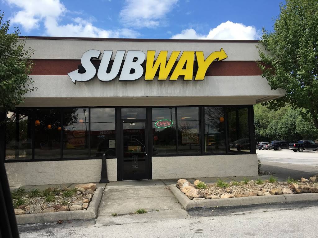 Subway Restaurants | restaurant | 2788 W Andrew Johnson Hwy, Morristown, TN 37814, USA | 4235872179 OR +1 423-587-2179