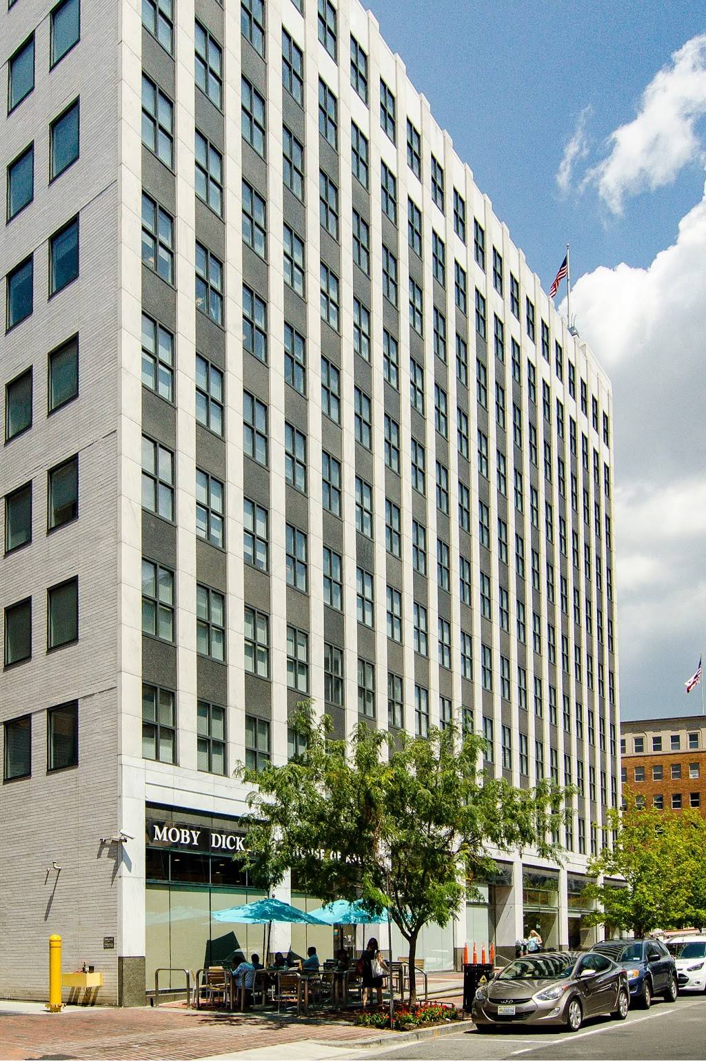 Moby Dick House of Kabob | restaurant | 1300 Connecticut Ave NW, Washington, DC 20036, USA | 2028339788 OR +1 202-833-9788