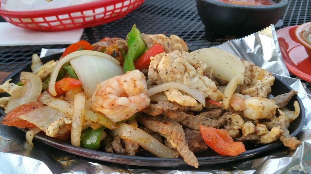 El Palenque | restaurant | 35520 Vine St, Eastlake, OH 44095, USA | 4409461911 OR +1 440-946-1911