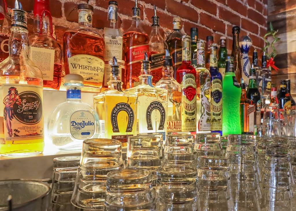 Juniors | restaurant | 939 N Central Ave, Tracy, CA 95376, USA | 2098799043 OR +1 209-879-9043