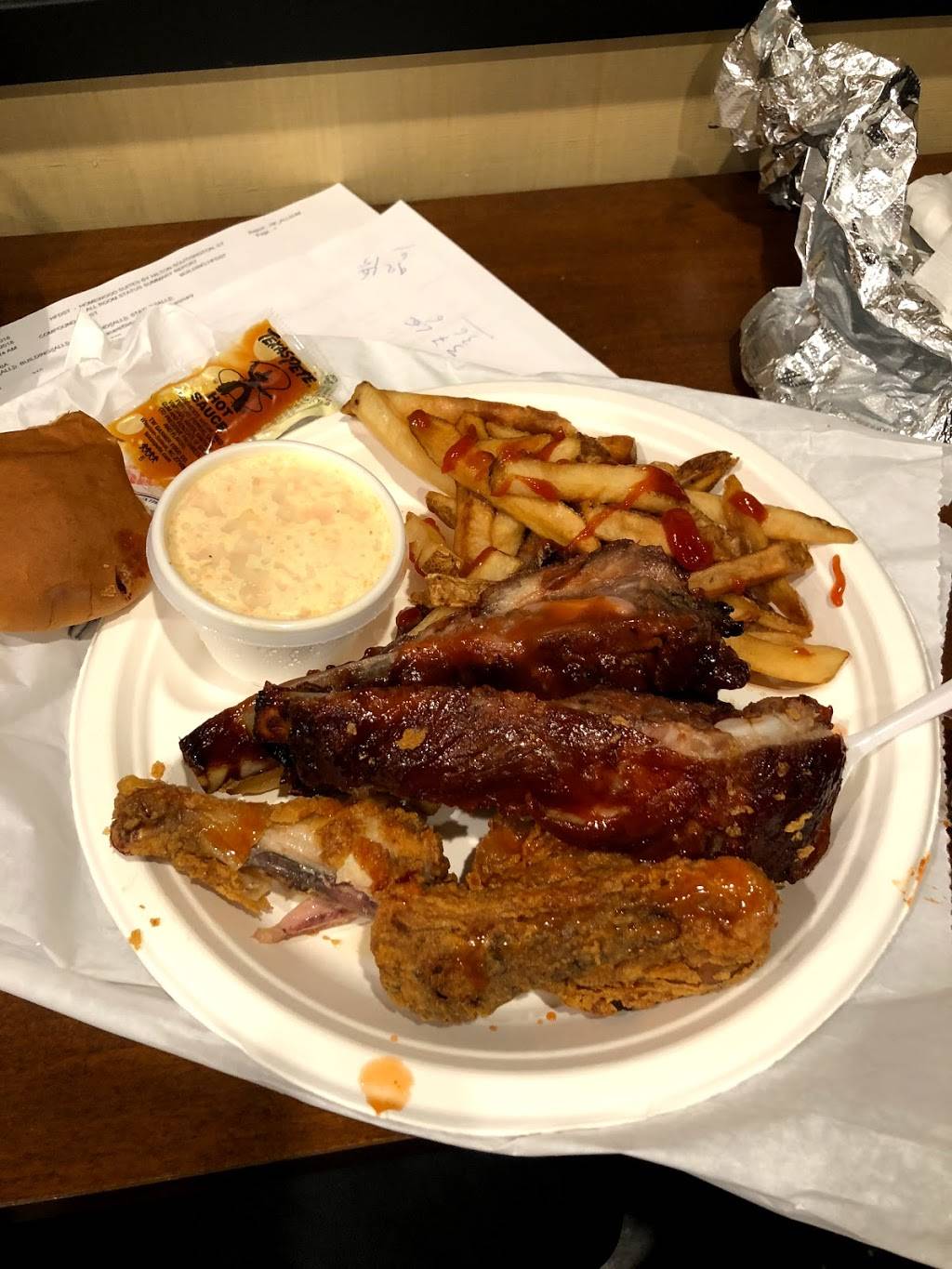Hen House BBQ | restaurant | 192 Main St, Southington, CT 06489, USA | 8602760798 OR +1 860-276-0798