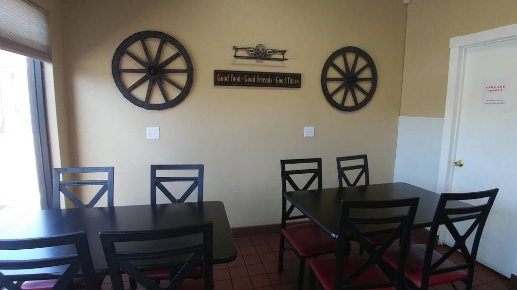 Calhouns Family Texas Barbeque | restaurant | 24710 Washington Ave #11, Murrieta, CA 92562, USA | 9516983777 OR +1 951-698-3777