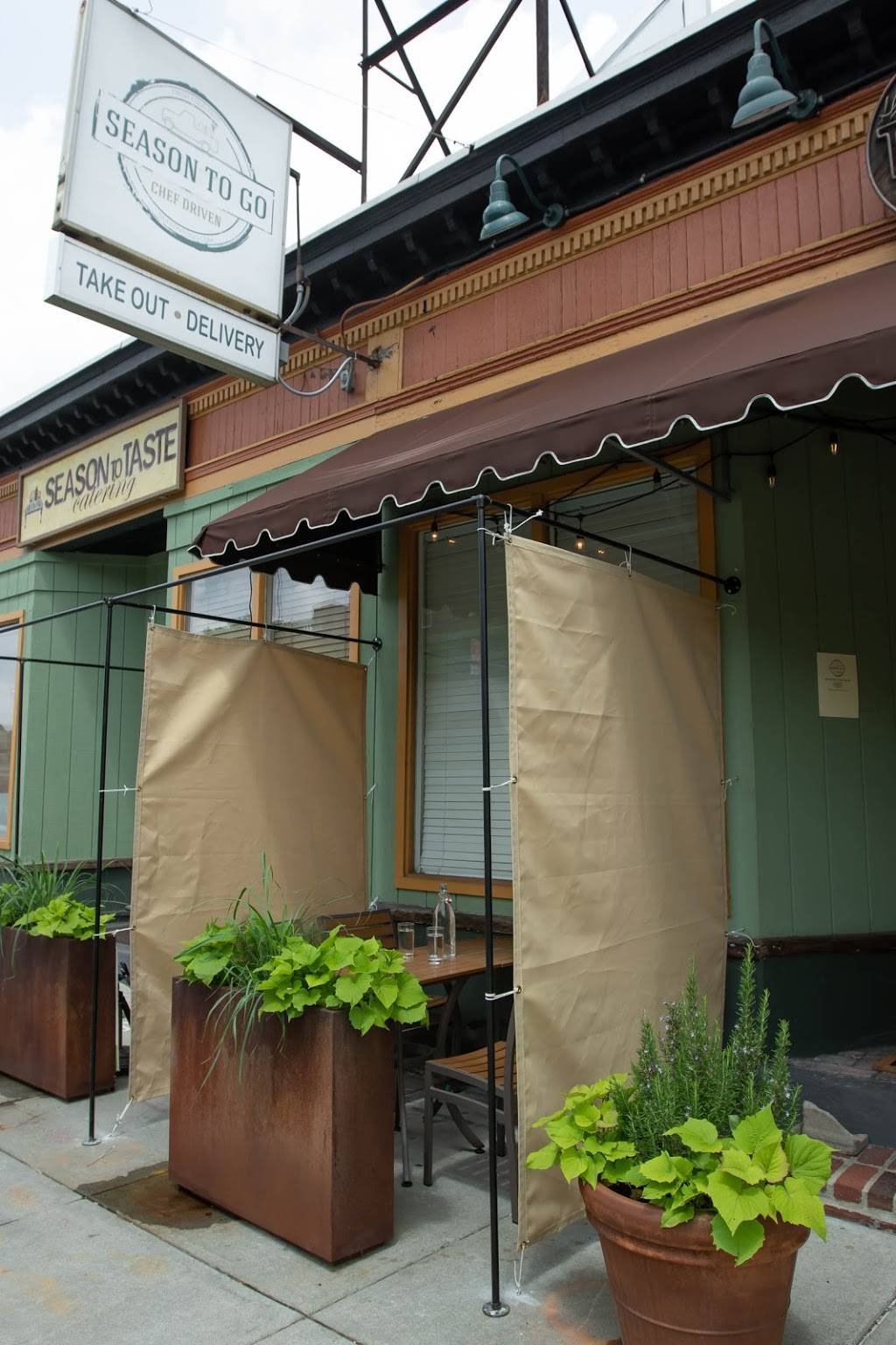 Season To Taste | restaurant | 2447 Massachusetts Ave, Cambridge, MA 02140, USA | 6179459535 OR +1 617-945-9535