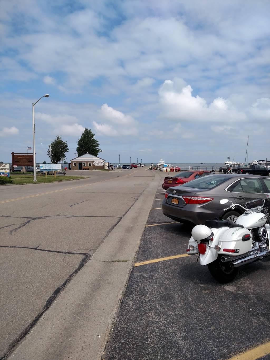 Spike Daileys | restaurant | 18 Central Ave, Dunkirk, NY 14048, USA | 7166729667 OR +1 716-672-9667