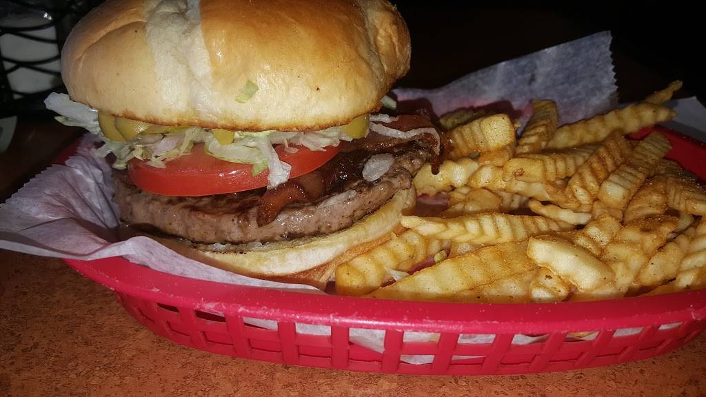 Eddiess Drive In West | restaurant | 5036 Paw Paw Lake Rd, Coloma, MI 49038, USA | 2694682345 OR +1 269-468-2345