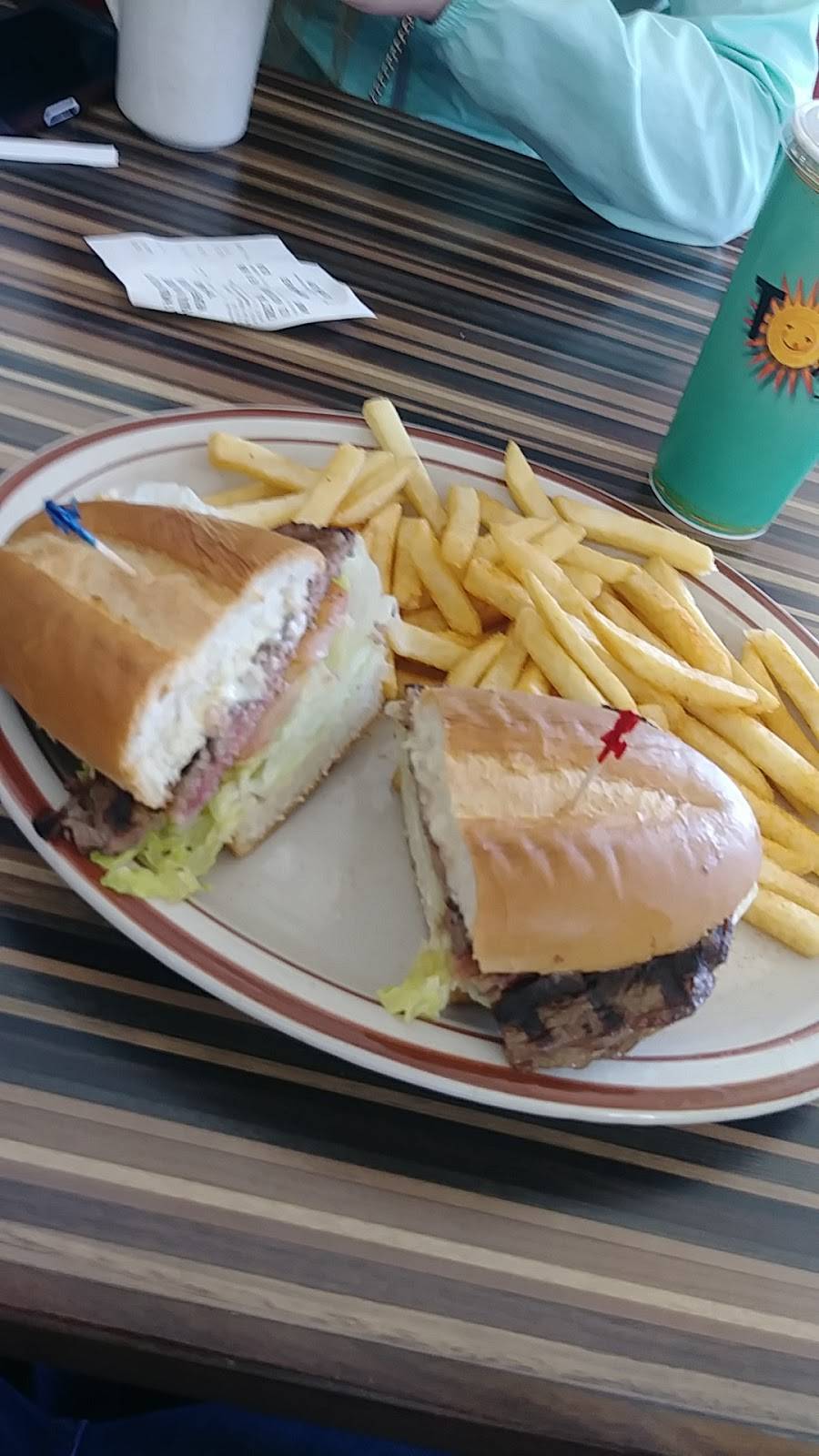 Toms Burgers | restaurant | 15678 Main St, Hesperia, CA 92345, USA | 7609478801 OR +1 760-947-8801