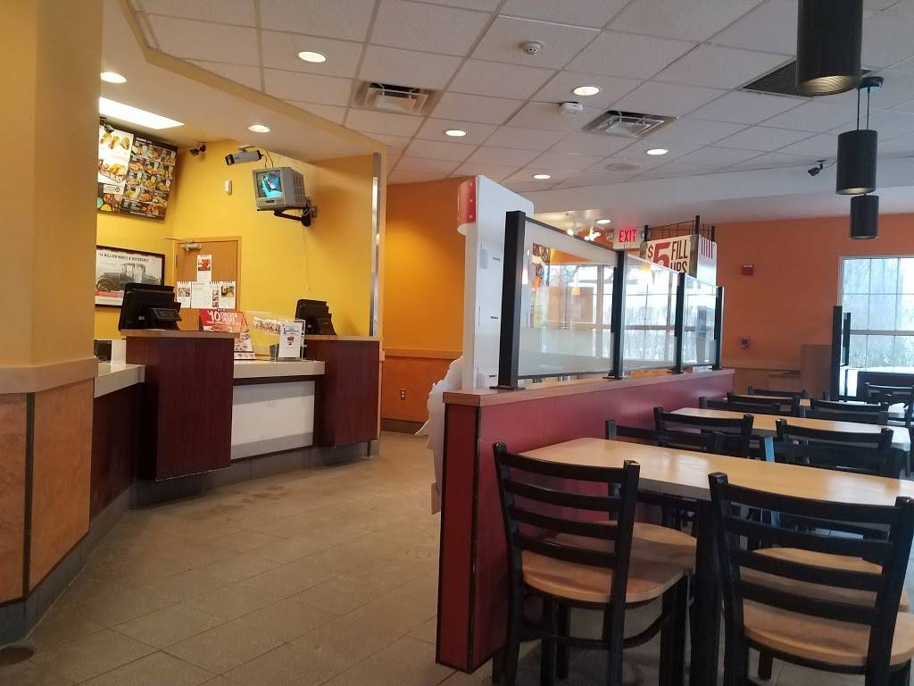 KFC | restaurant | 218 Broad St, Bridgewater, MA 02324, USA | 5086978436 OR +1 508-697-8436