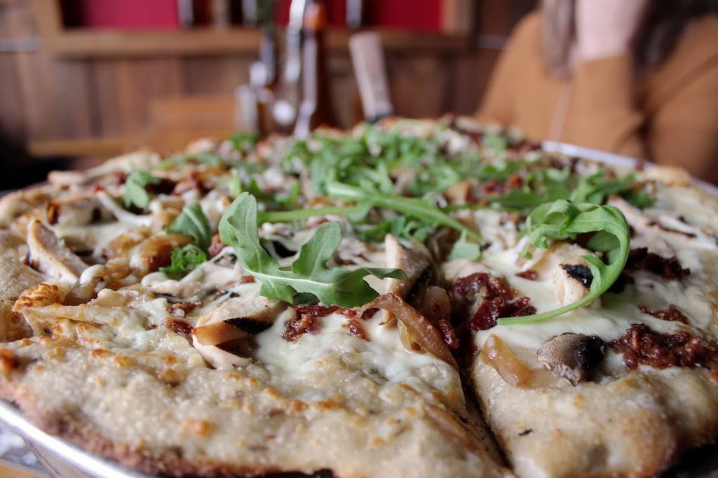 Barnstormer Brewing & Distilling Co. Brewpub Restaurant | restaurant | 384 Yonge St #3, Barrie, ON L4N 4C8, Canada | 7054811701 OR +1 705-481-1701