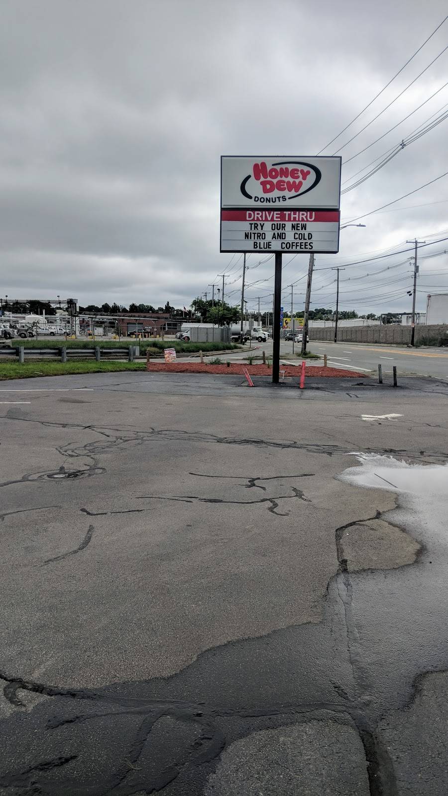Honey Dew Donuts | bakery | 460 Allens Ave, Providence, RI 02905, USA | 4014903833 OR +1 401-490-3833
