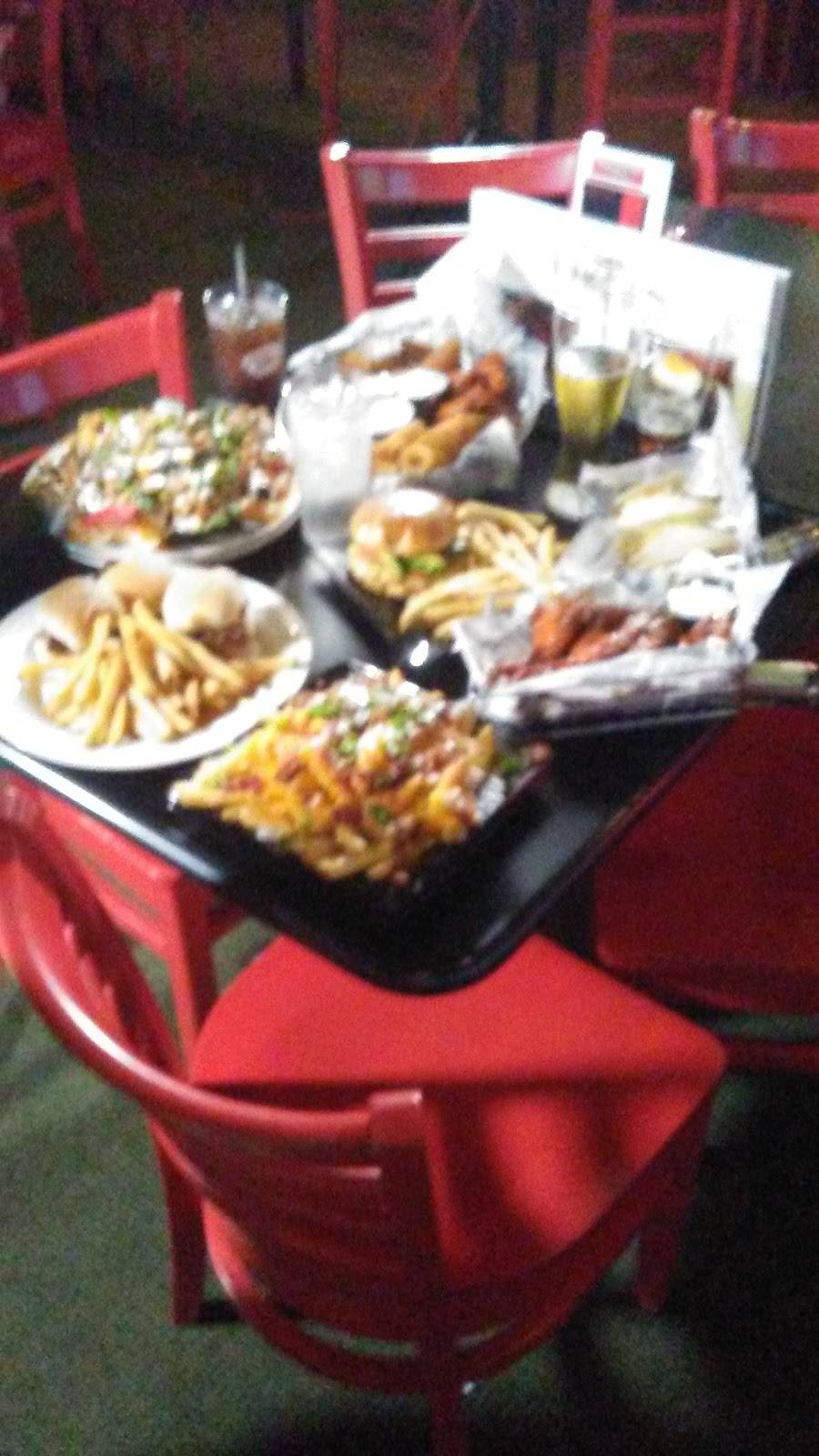 Duesys Sports Bar & Grille | restaurant | 305 E Washington Center Rd, Fort Wayne, IN 46825, USA | 2604835681 OR +1 260-483-5681