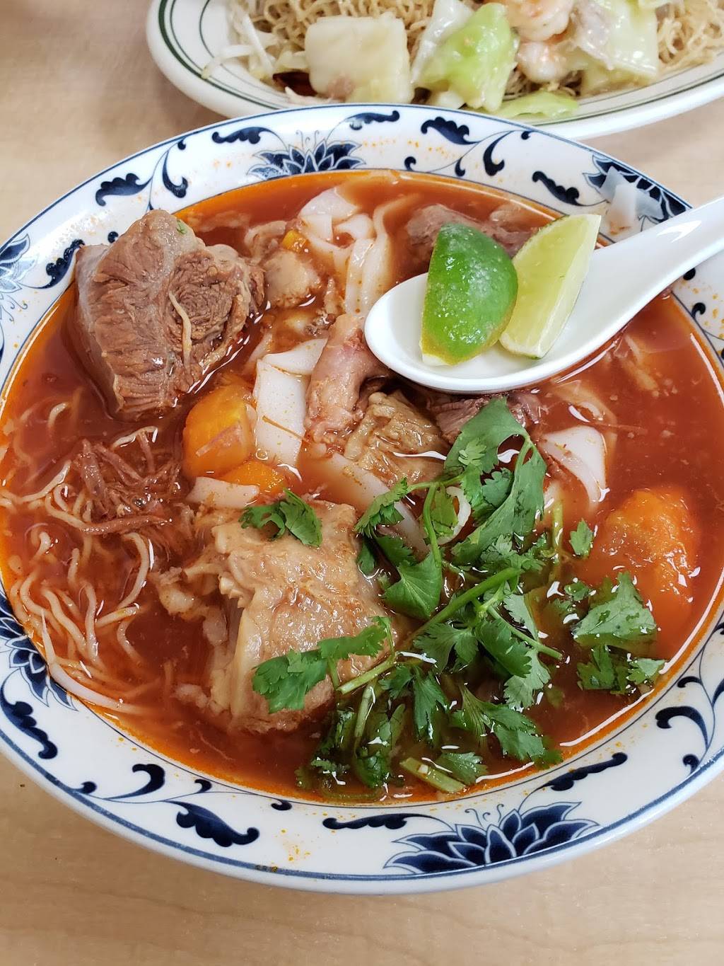 T K Noodles 12 | restaurant | 6930 65th St # 131, Sacramento, CA 95823, USA | 9164226000 OR +1 916-422-6000