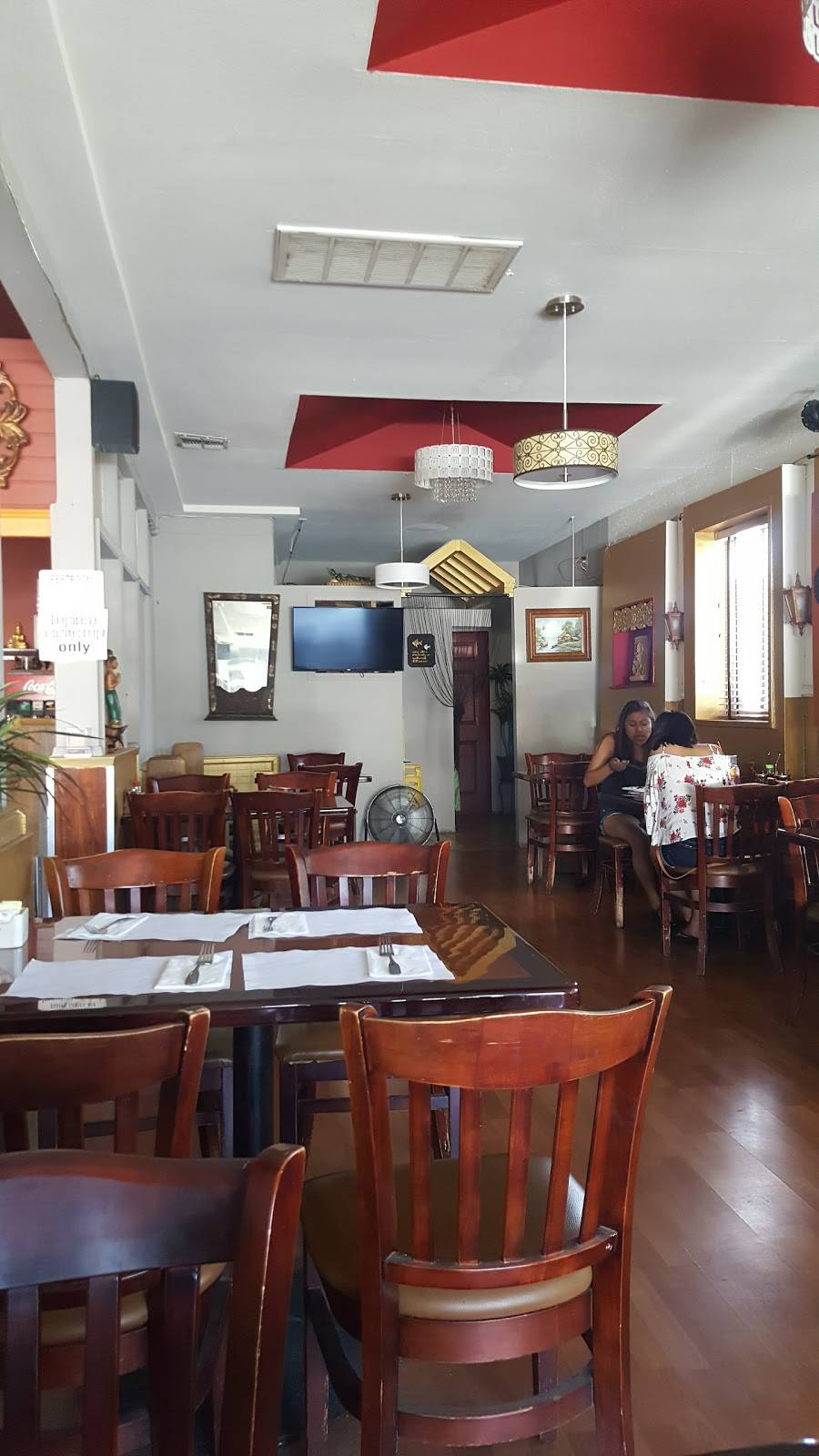 Wins Thai Cuisine | restaurant | 11688 W Magnolia Blvd, North Hollywood, CA 91601, USA | 8187634463 OR +1 818-763-4463