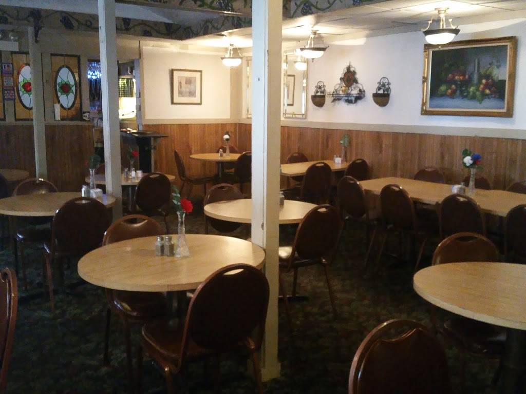 Puccis Restaurant & Pizzeria | restaurant | 10063 S Ewing Ave, Chicago, IL 60617, USA | 7733757539 OR +1 773-375-7539