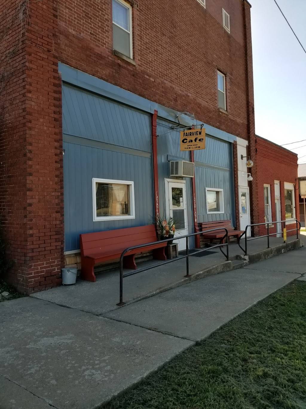 Fairview Cafe | restaurant | 365 Carter St, Fairview, IL 61432, USA | 3097782288 OR +1 309-778-2288