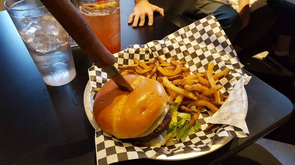 Hamburger Marys St Louis | restaurant | 400 Washington Ave, St. Louis, MO 63102, USA | 3148334000 OR +1 314-833-4000