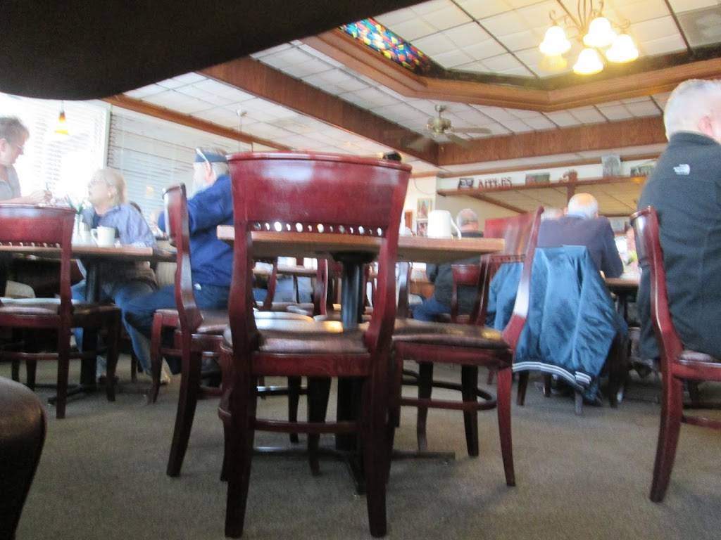 Big Apple Family Restaurant | restaurant | 2136 N Main St, Princeton, IL 61356, USA | 8158753637 OR +1 815-875-3637