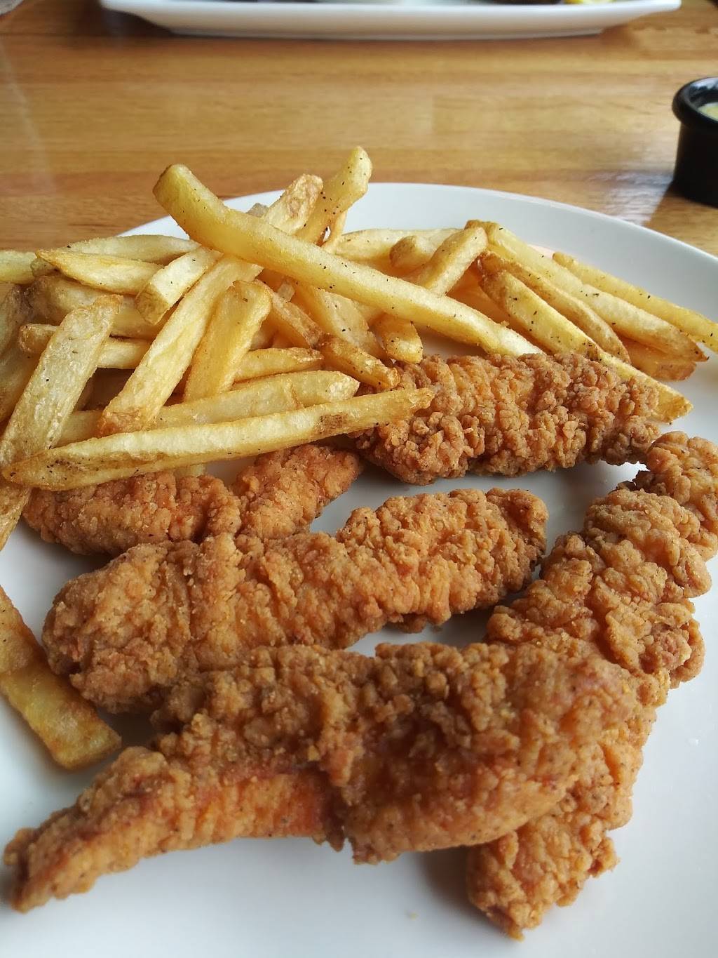 Applebees Grill + Bar | restaurant | 251 N Main St, Watertower Plaza, Leominster, MA 01453, USA | 9784669223 OR +1 978-466-9223