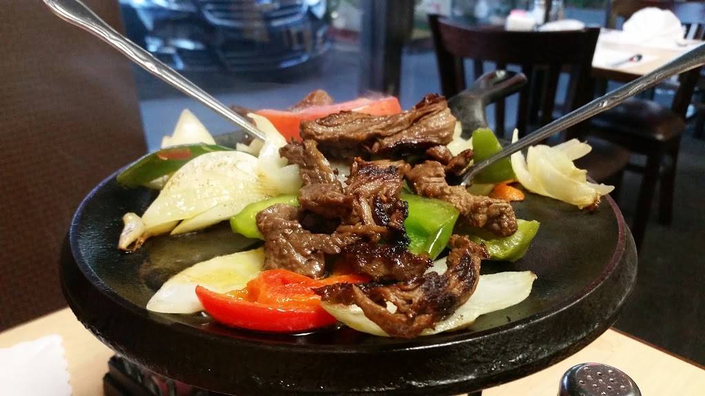 La Azteca | restaurant | 1420 S McDowell Blvd, Petaluma, CA 94954, USA | 7077636844 OR +1 707-763-6844