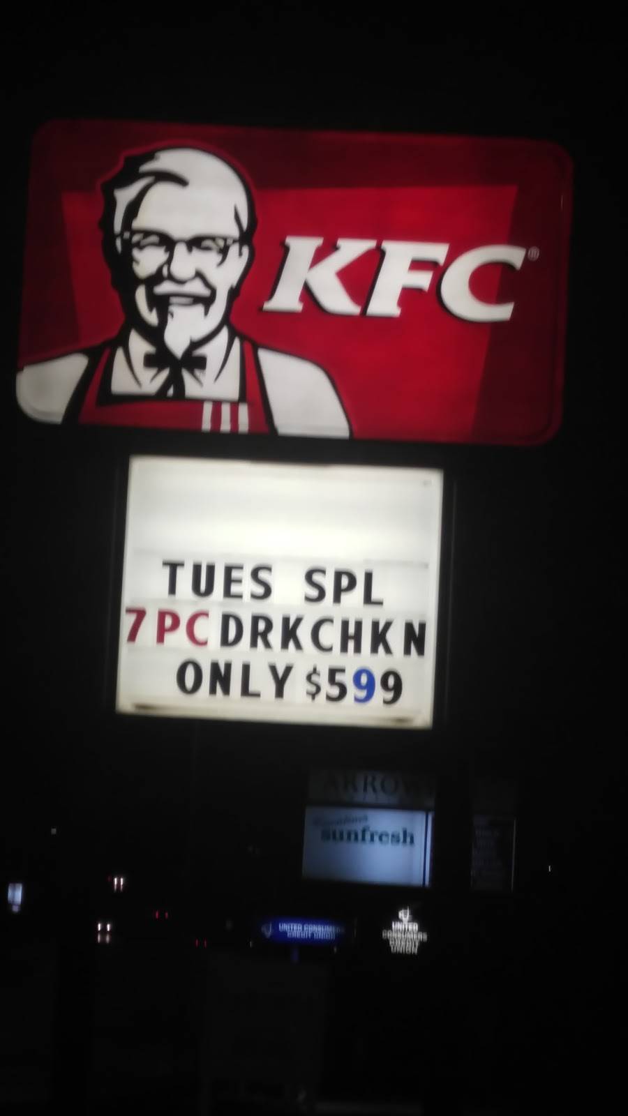 KFC | restaurant | 17837 E 24 Hwy Cir, Independence, MO 64056, USA | 8162570054 OR +1 816-257-0054