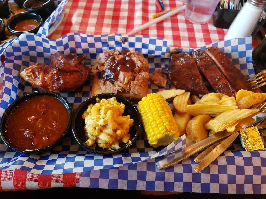 Famous Daves Bar-B-Que | restaurant | 100 W Main St, Christiana, DE 19702, USA | 3027370300 OR +1 302-737-0300