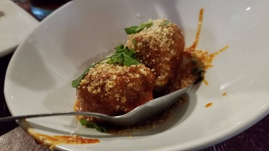 Lucianos Ristoranti | restaurant | 103 W Ludington Ave, Ludington, MI 49431, USA | 2318432244 OR +1 231-843-2244