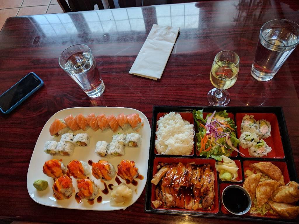 Blue Fin Sushi | restaurant | 102 S Samish Way, Bellingham, WA 98225, USA | 3607522583 OR +1 360-752-2583