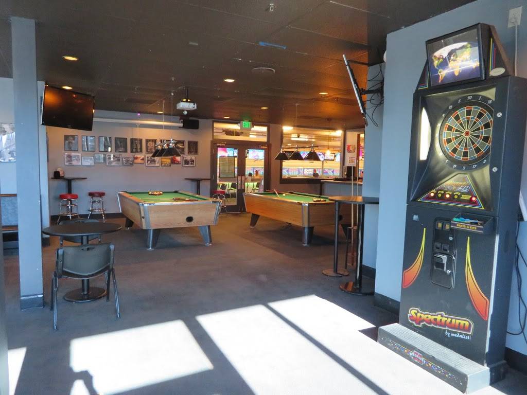 The 7 10 Bar | restaurant | 6210 200th St SW, Lynnwood, WA 98036, USA | 4257783133 OR +1 425-778-3133