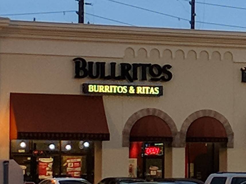 Bullritos Voss | restaurant | 1695 S Voss Rd, Houston, TX 77057, USA | 7137823700 OR +1 713-782-3700