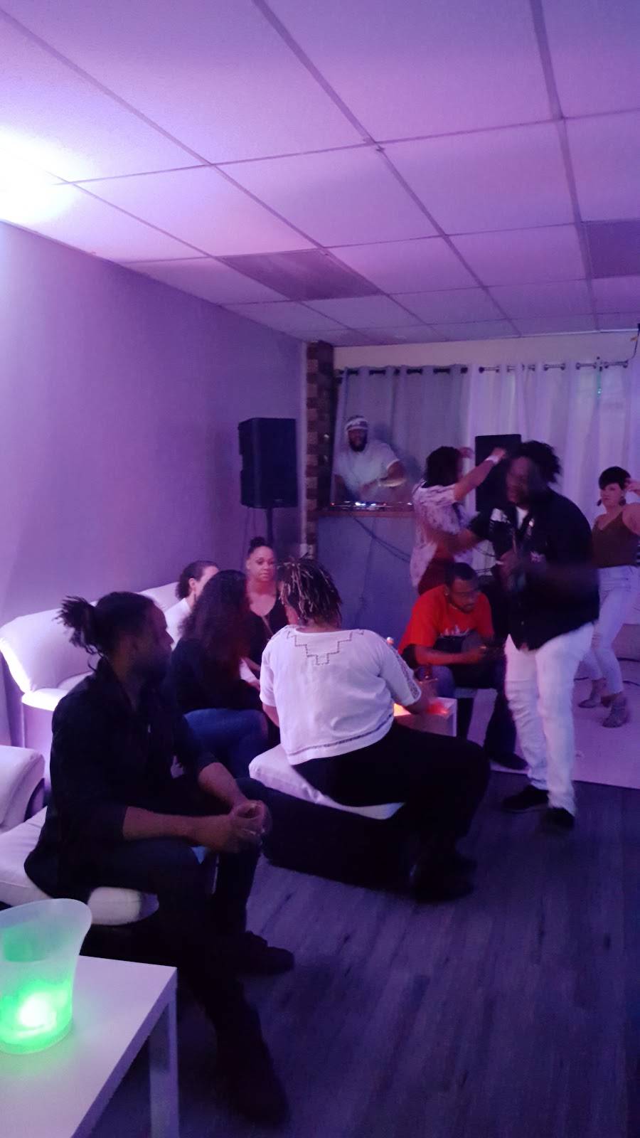 Iliff Lounge | night club | 10273 E Iliff Ave, Aurora, CO 80247, USA | 7205143026 OR +1 720-514-3026