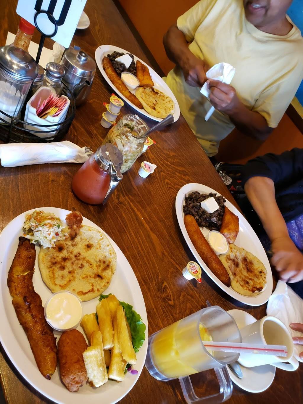 La Jamaya | restaurant | 15446 Amar Rd, La Puente, CA 91744, USA | 6269376589 OR +1 626-937-6589