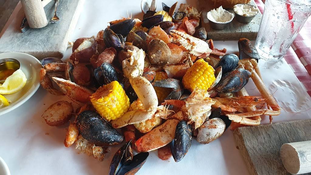 The Crab Pot Restaurant and Bar | restaurant | 215 N Marina Dr, Long Beach, CA 90803, USA | 5624300272 OR +1 562-430-0272