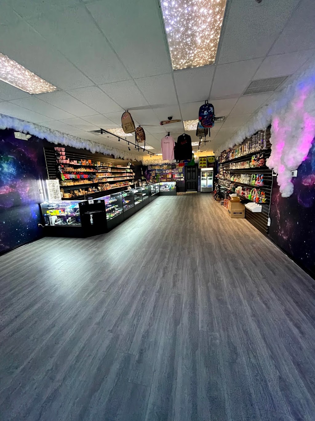 Fly High Smoke & Vape Shop | restaurant | 12575 S Cleveland Ave Unit 4, Fort Myers, FL 33907, USA | 2393095557 OR +1 239-309-5557