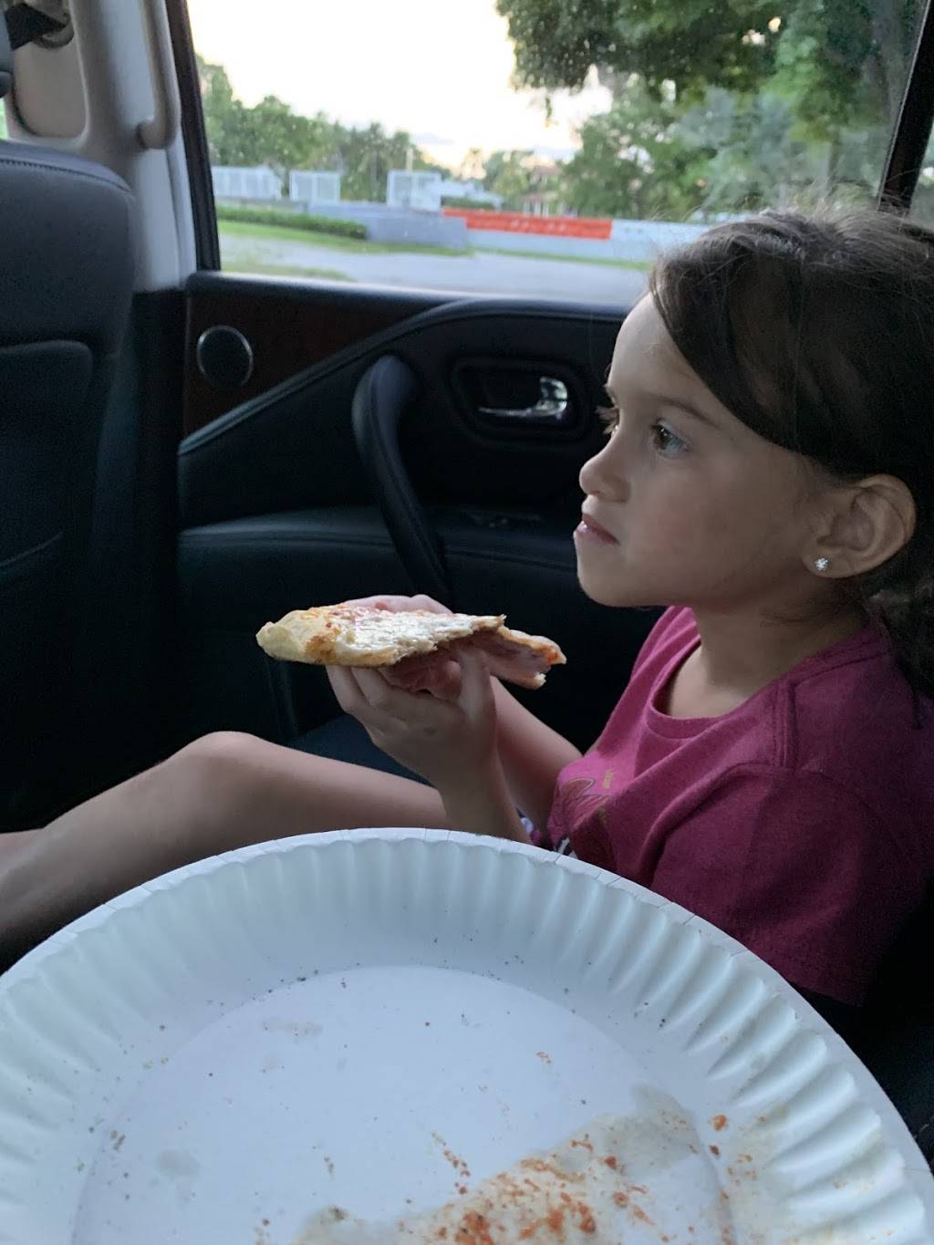 Monchesse Pizza | restaurant | 9459 Harding Ave, Surfside, FL 33154, USA | 3058686499 OR +1 305-868-6499