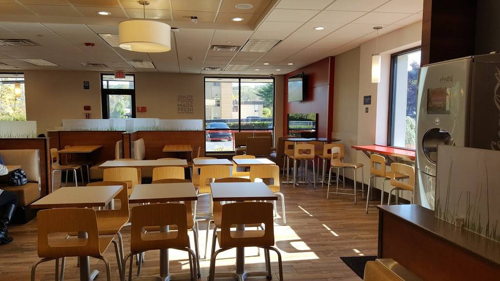 Wendys | restaurant | 33 Saw Mill River Rd, Hawthorne, NY 10532, USA | 9143477619 OR +1 914-347-7619
