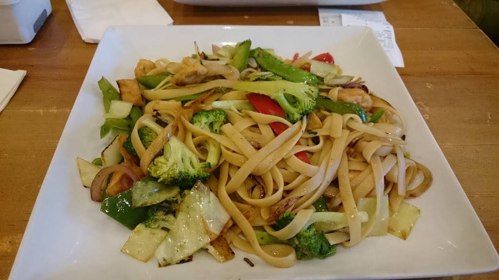 Crazy Noodles | restaurant | 36 Main St, Amherst, MA 01002, USA | 4132533287 OR +1 413-253-3287